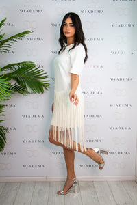 Abito bianco con frange