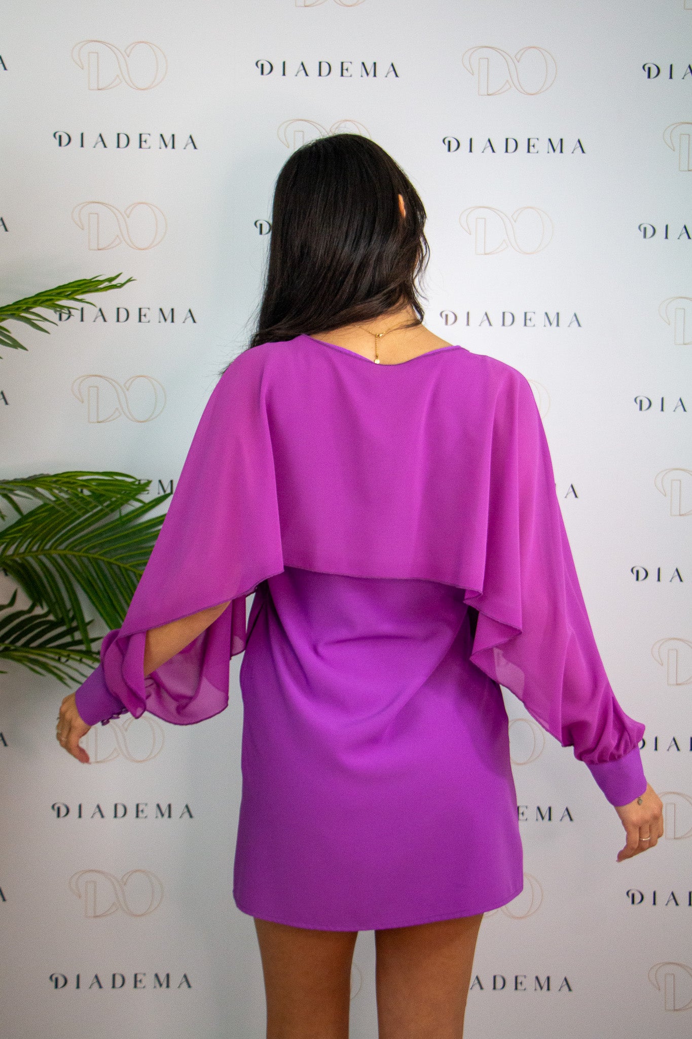 Abito corto con coprispalle Markup