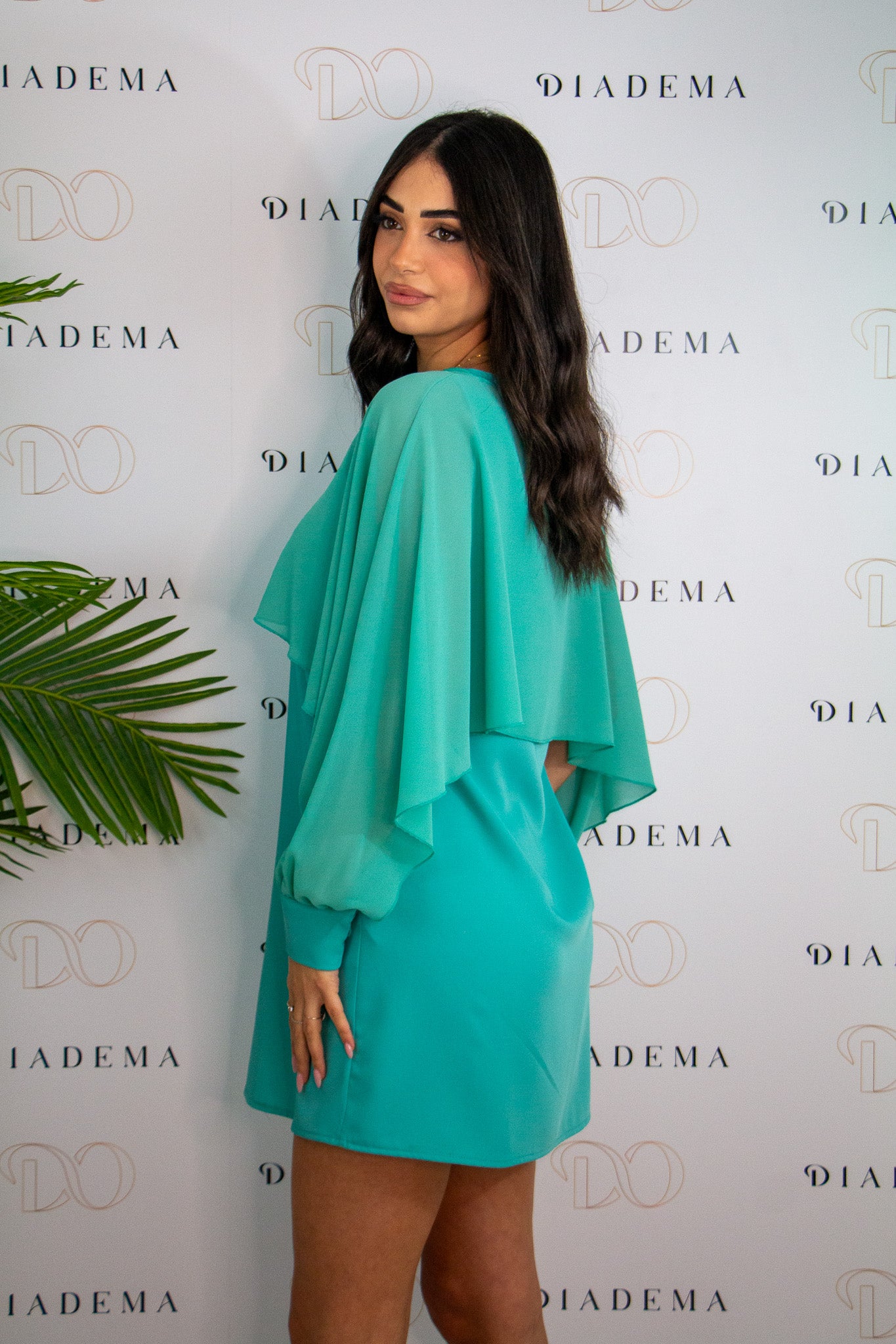 Abito corto con coprispalle Markup