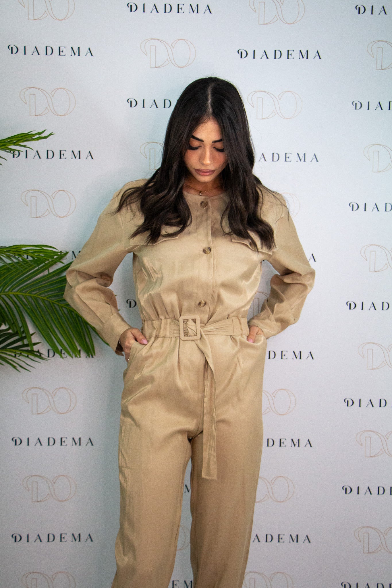 Tuta donna beige Icona