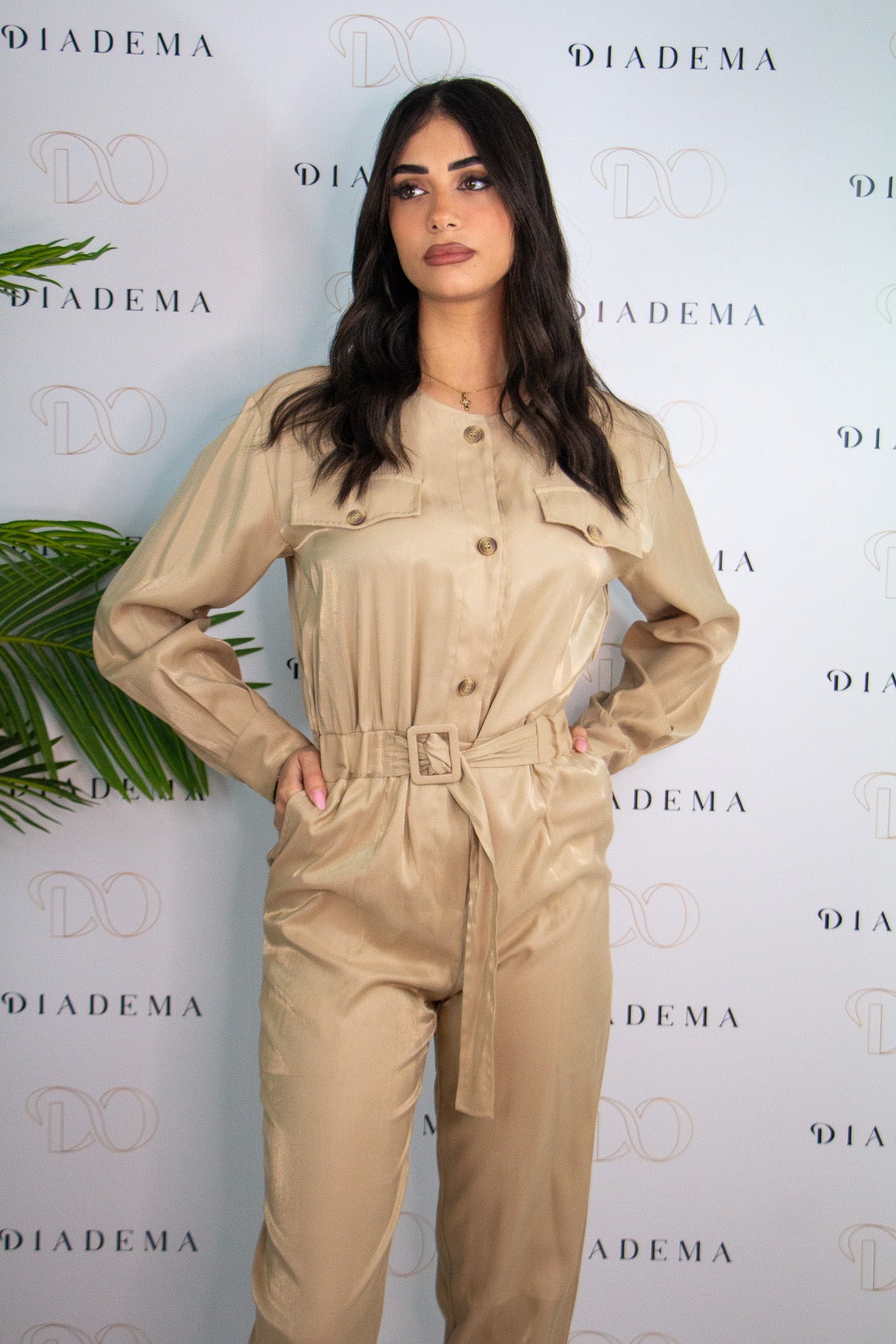 Tuta donna beige Icona